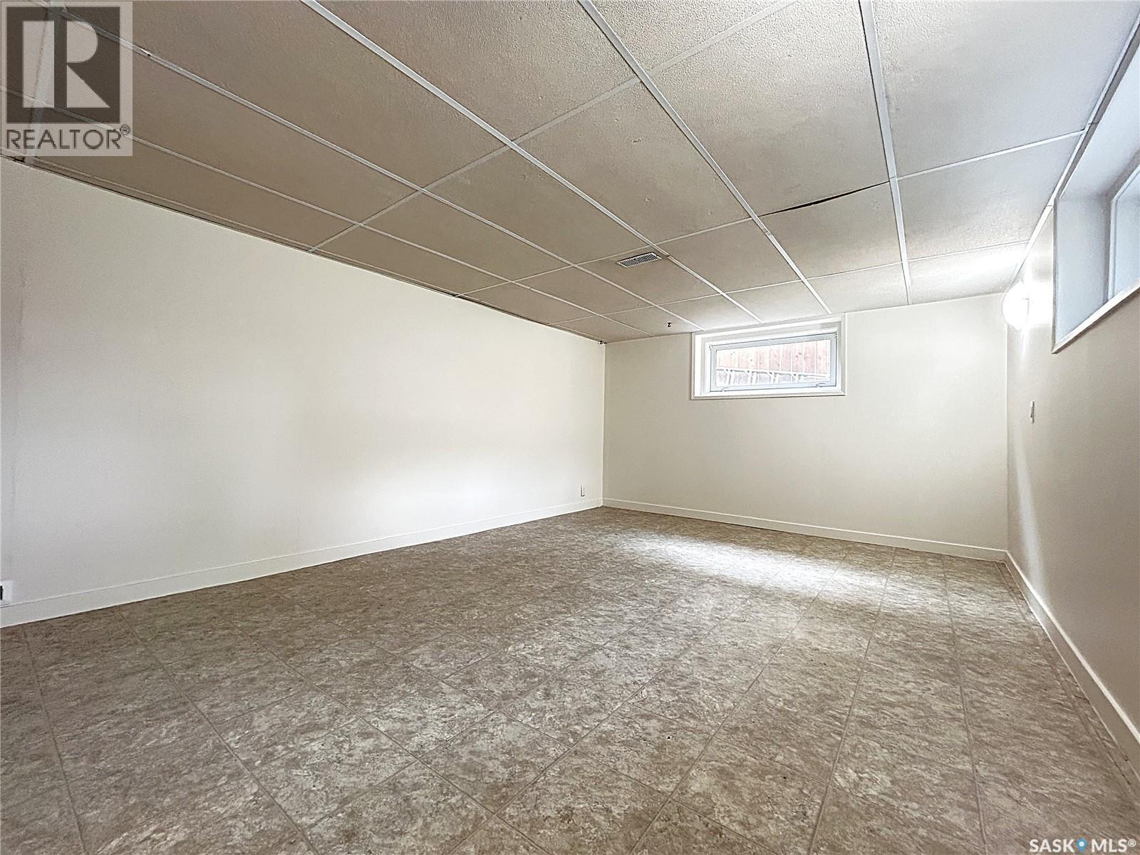 317 108Th Street W, Saskatoon, SK - Indoor