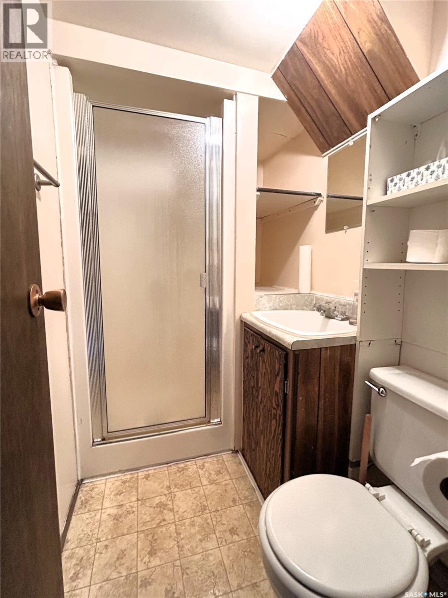 317 108Th Street W, Saskatoon, SK - Indoor Photo Showing Bathroom