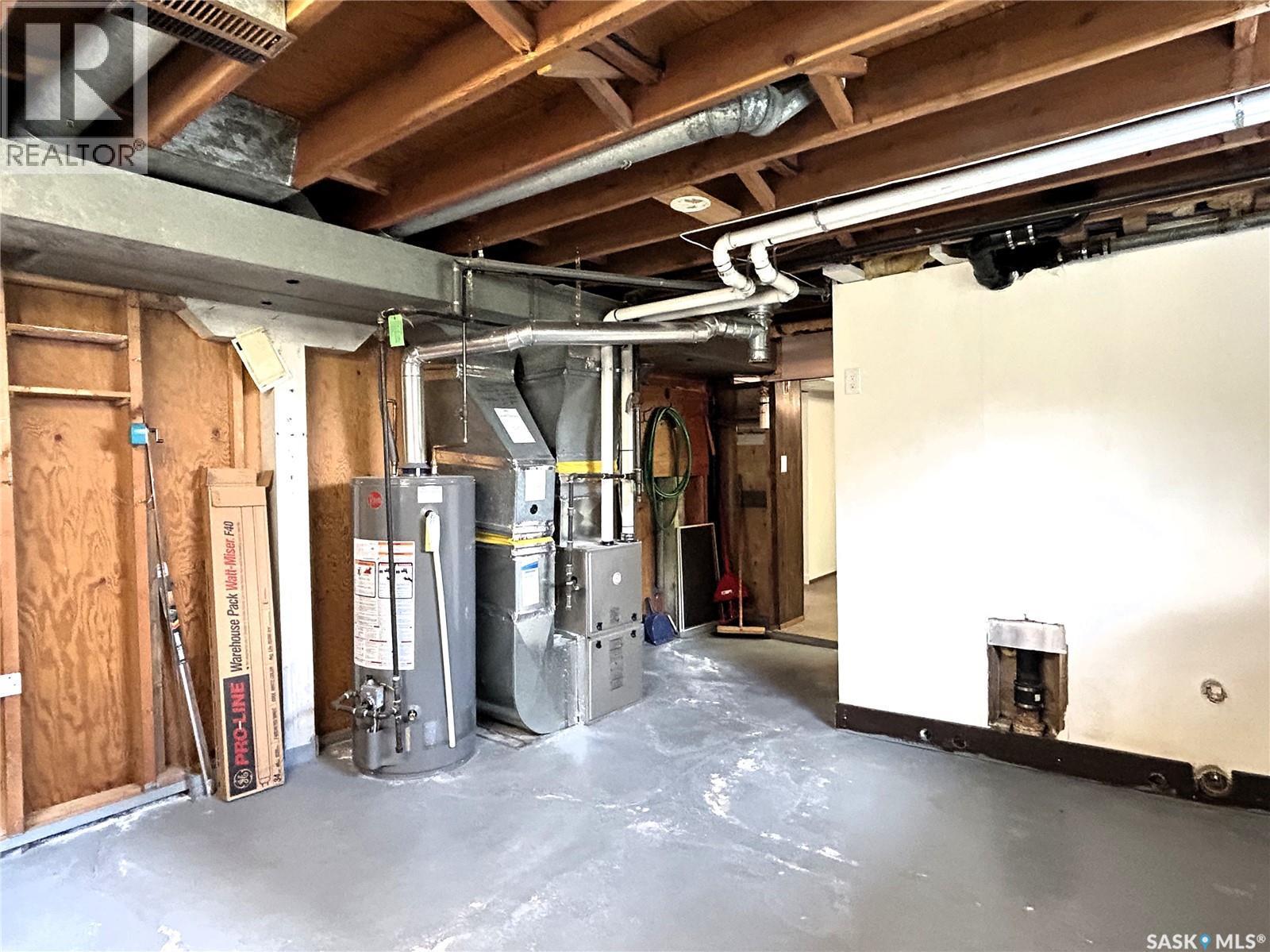 317 108Th Street W, Saskatoon, SK - Indoor Photo Showing Basement