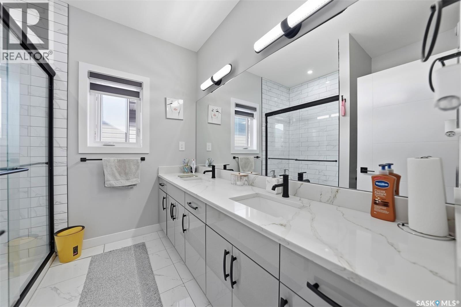 411 Schmeiser Bend, Saskatoon, SK - Indoor Photo Showing Bathroom