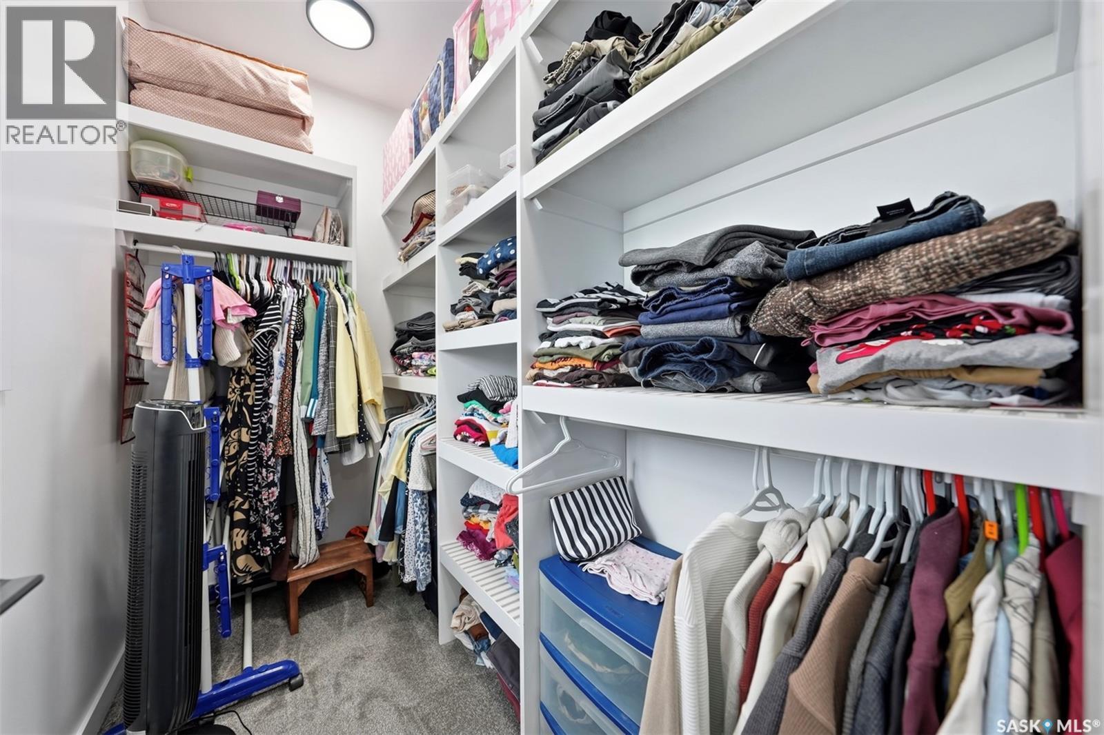 411 Schmeiser Bend, Saskatoon, SK - Indoor With Storage