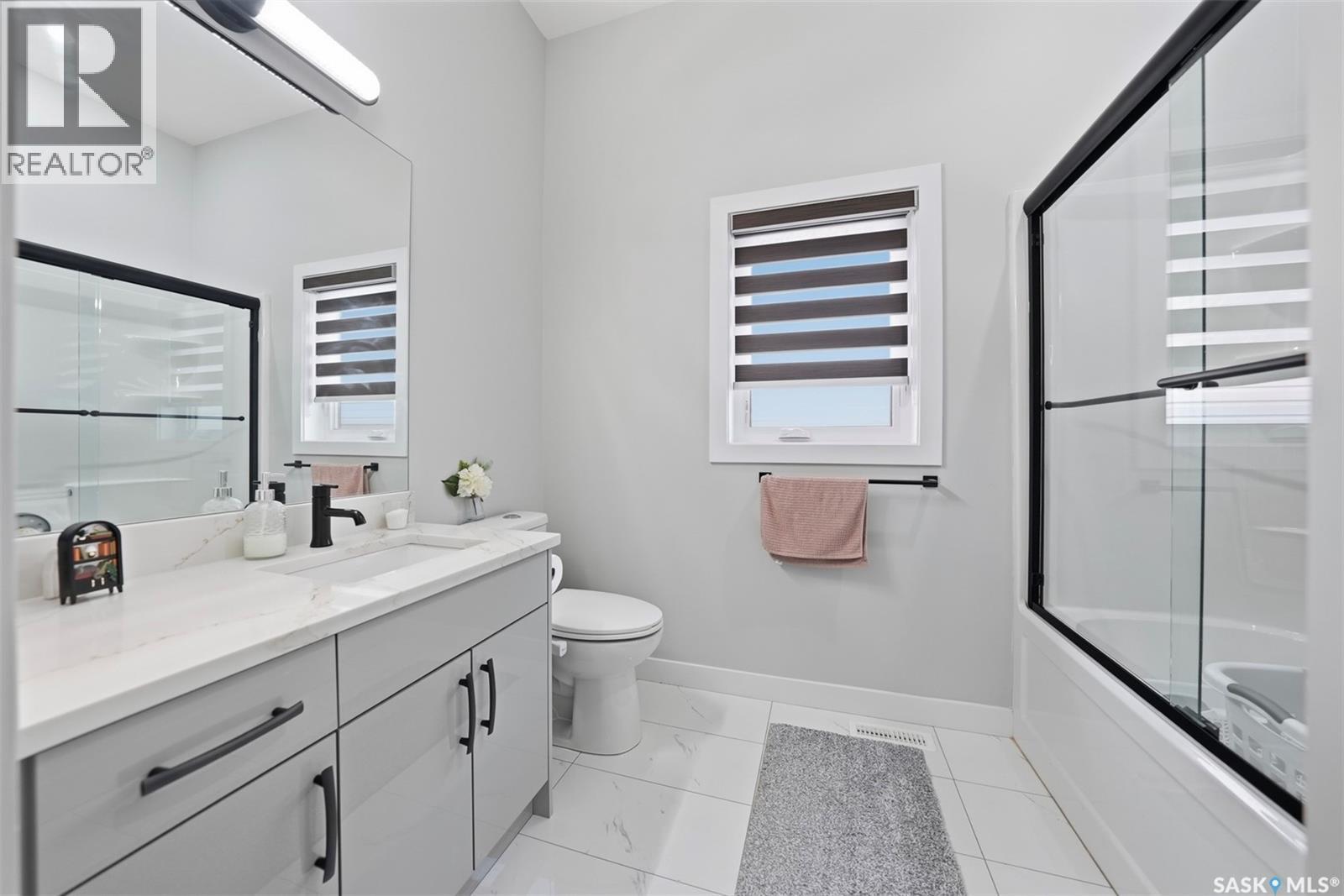 411 Schmeiser Bend, Saskatoon, SK - Indoor Photo Showing Bathroom