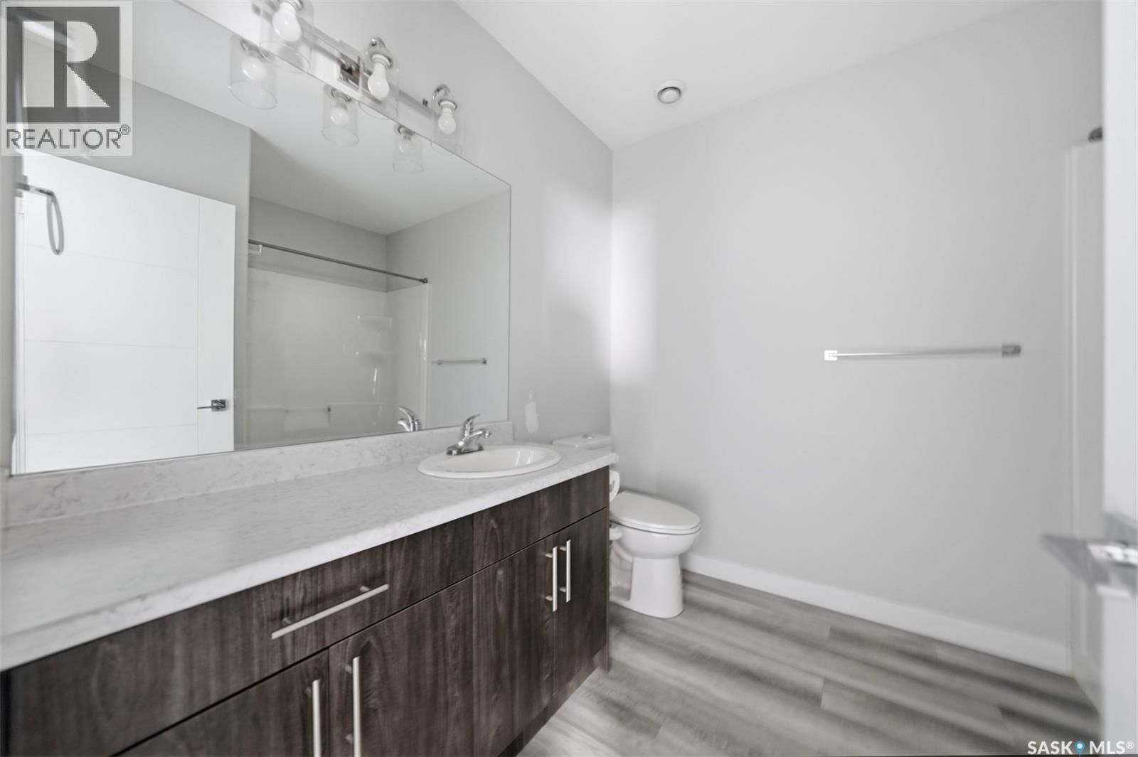 411 Schmeiser Bend, Saskatoon, SK - Indoor Photo Showing Bathroom