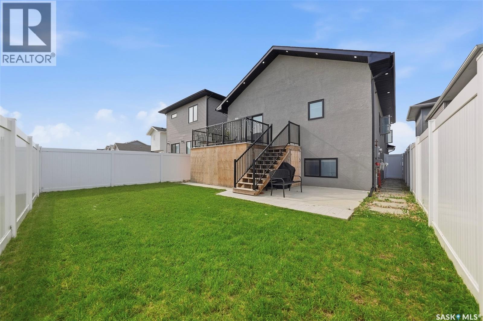 411 Schmeiser Bend, Saskatoon, SK - Outdoor