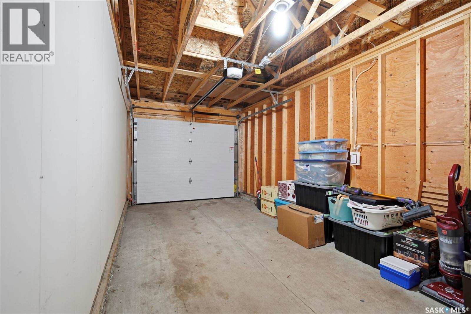 26 619 Evergreen Boulevard, Saskatoon, SK - Indoor Photo Showing Garage