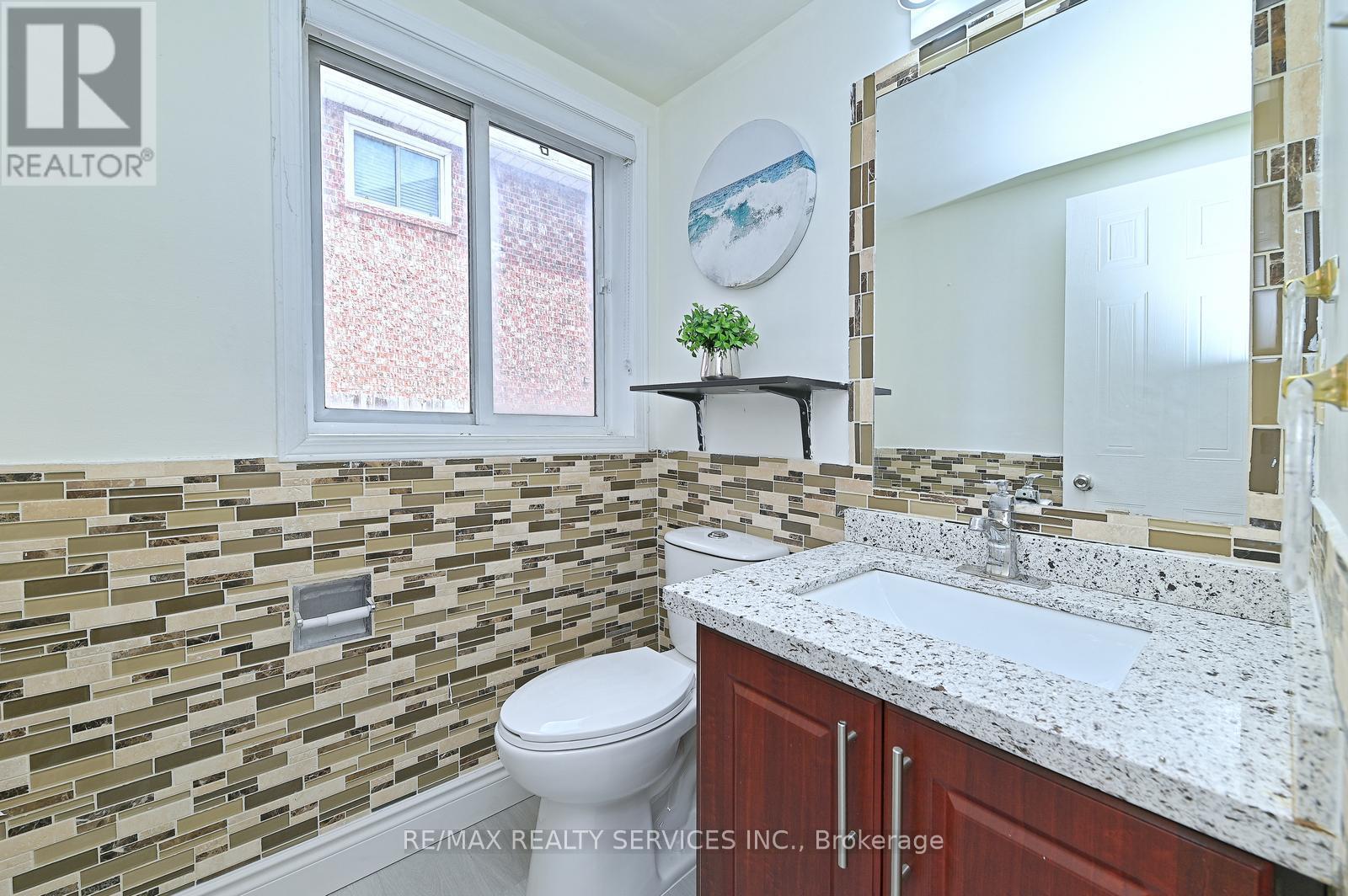 56 Mullis Crescent, Brampton, ON - Indoor Photo Showing Bathroom