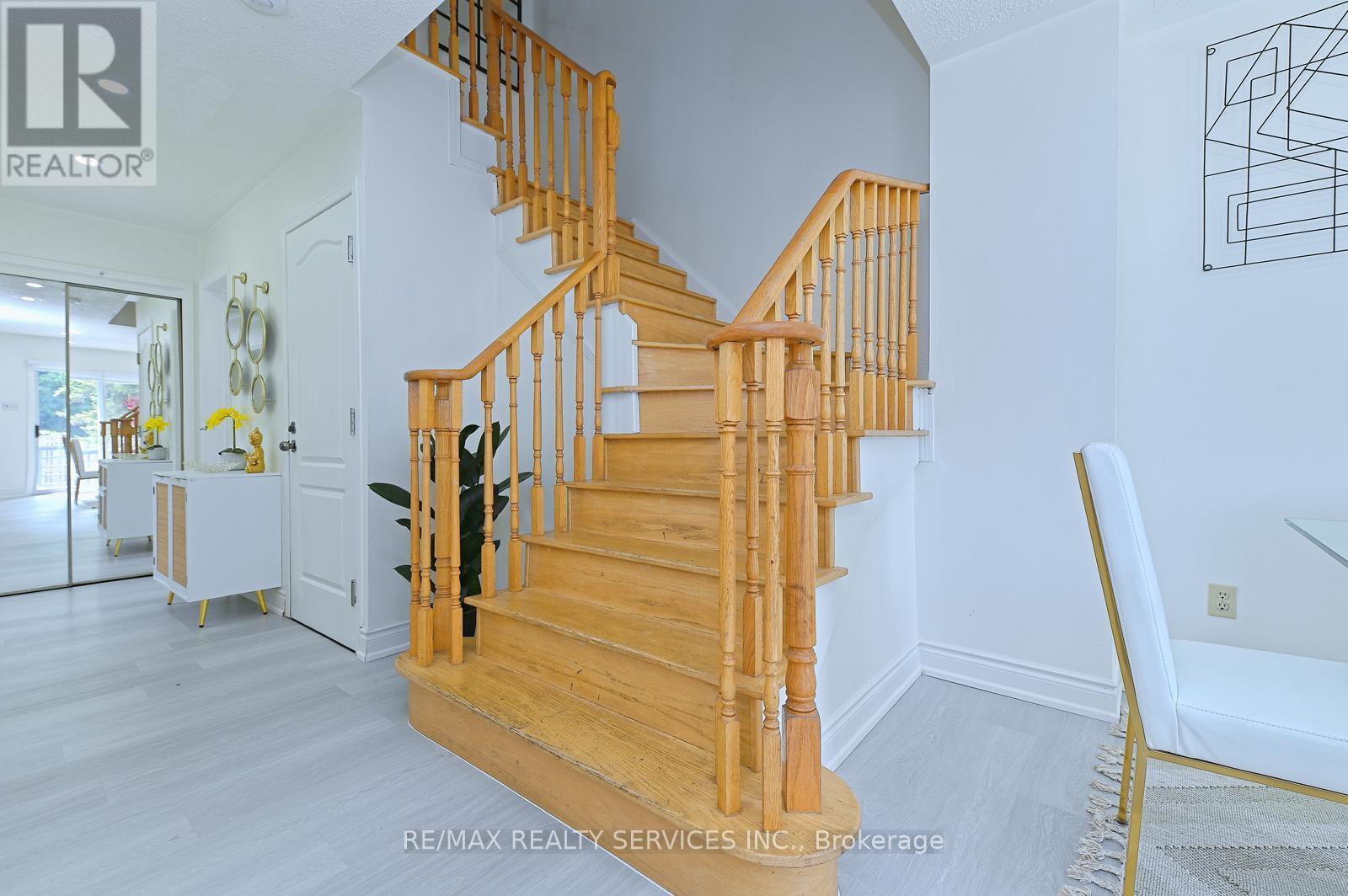 56 Mullis Crescent, Brampton, ON - Indoor Photo Showing Other Room