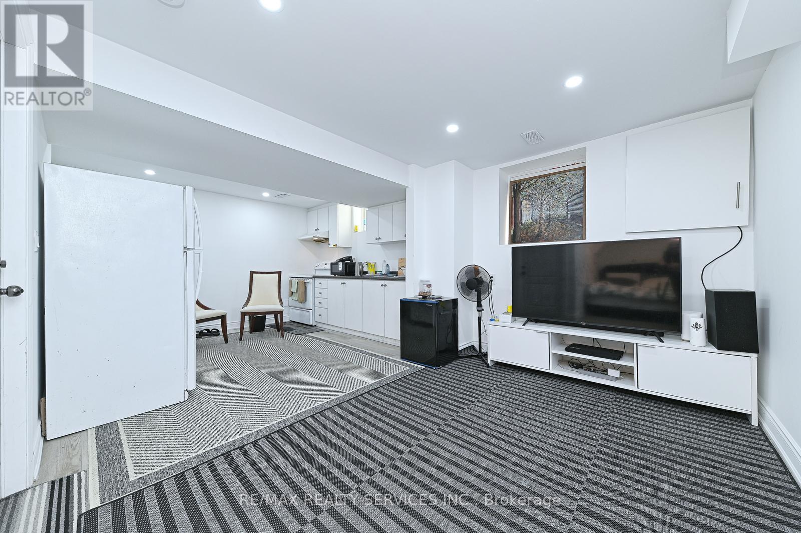 56 Mullis Crescent, Brampton, ON - Indoor