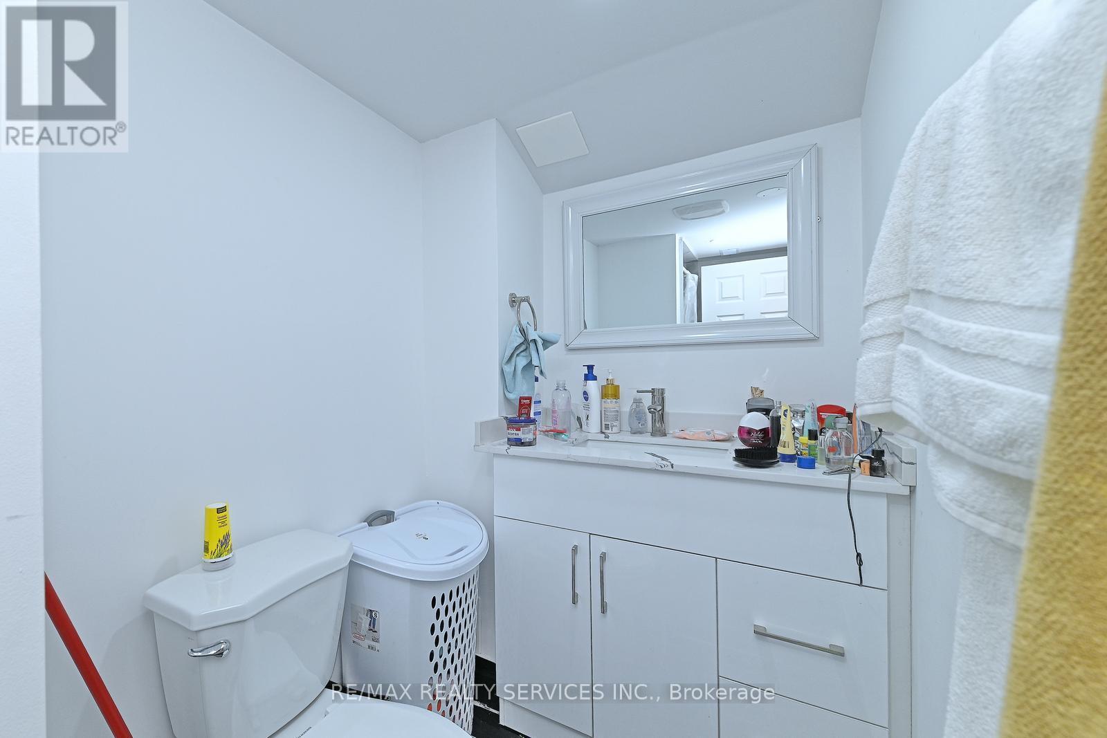56 Mullis Crescent, Brampton, ON - Indoor Photo Showing Bathroom