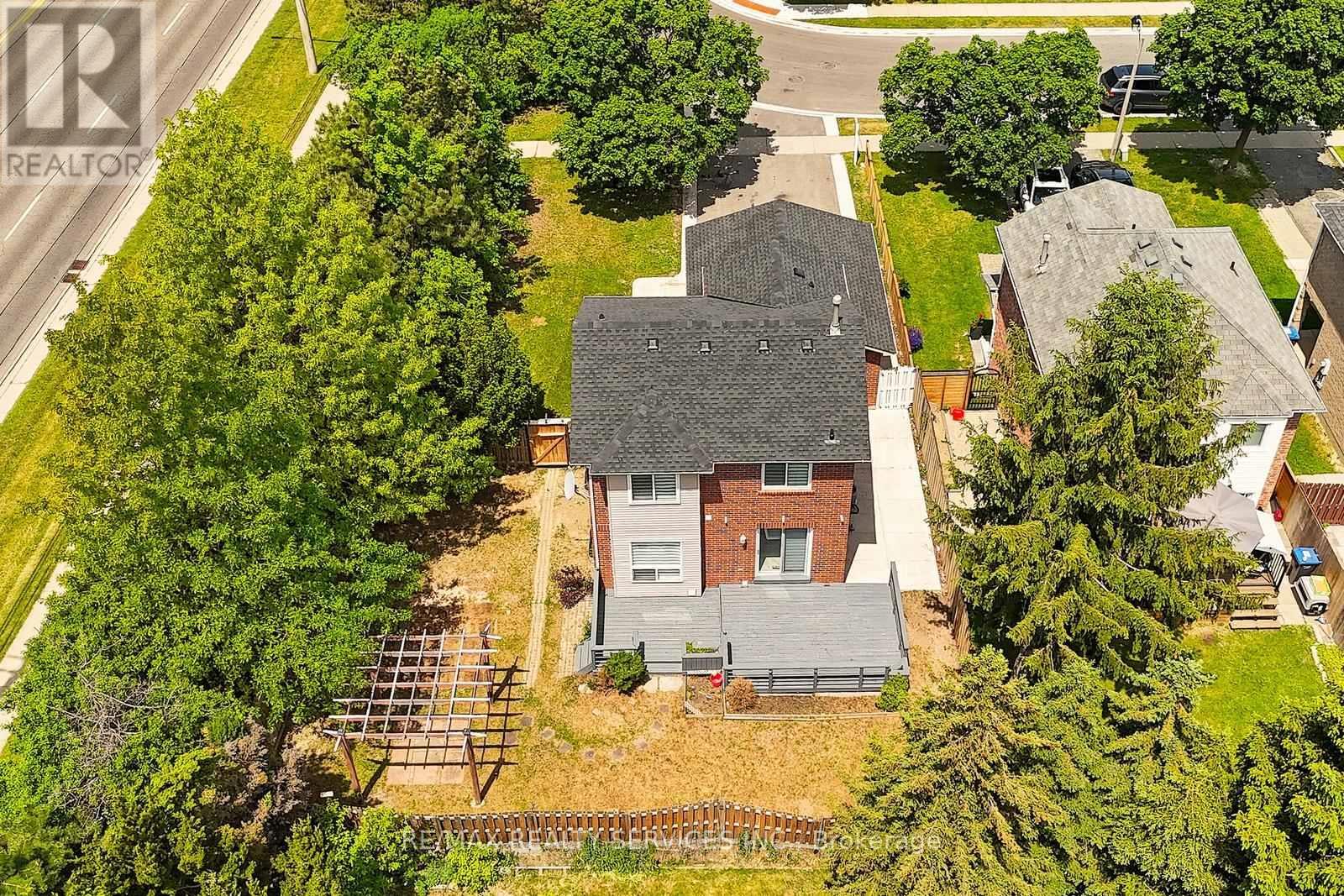 56 Mullis Crescent, Brampton, ON - Outdoor