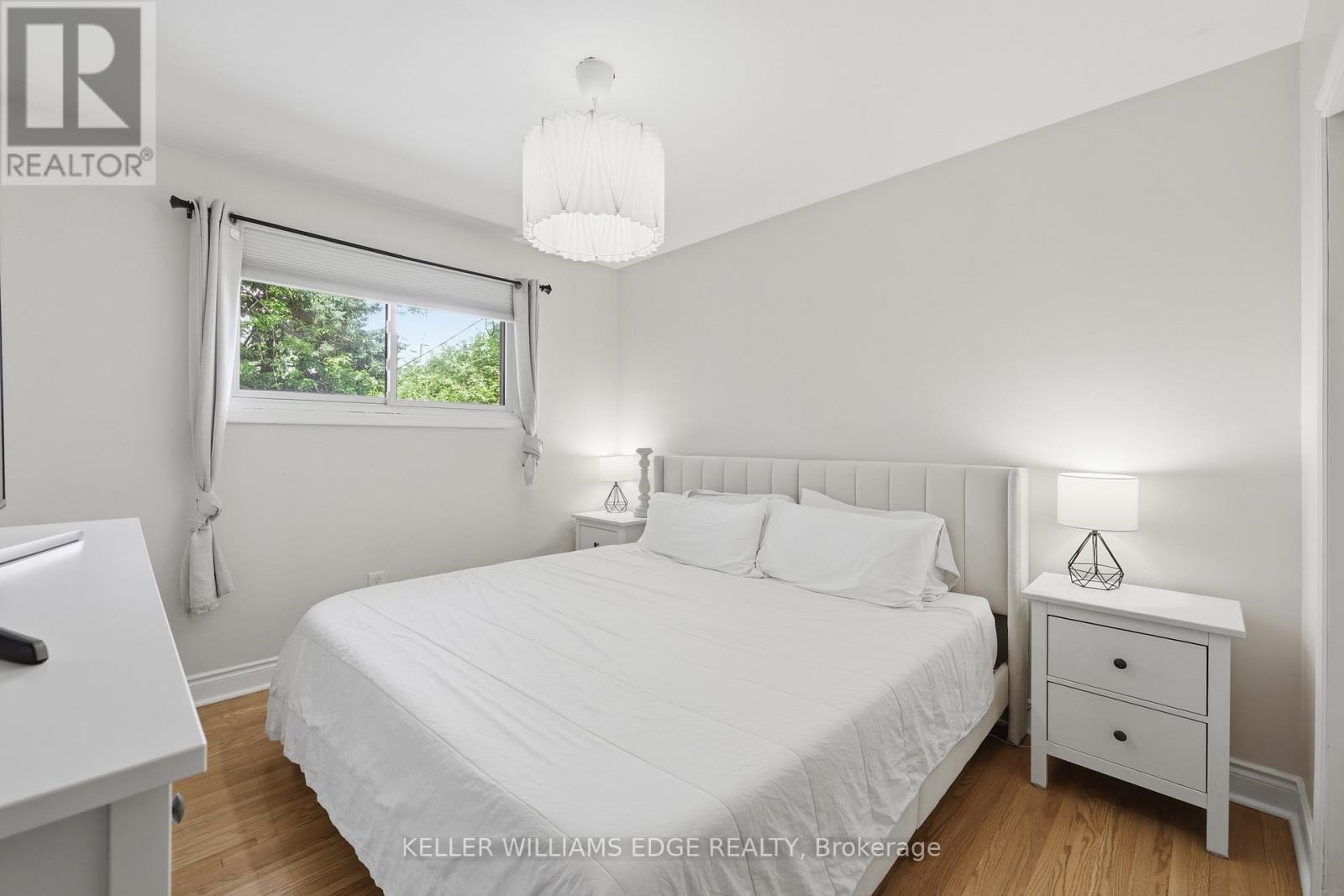 312 Upper Paradise Road, Hamilton, ON - Indoor Photo Showing Bedroom
