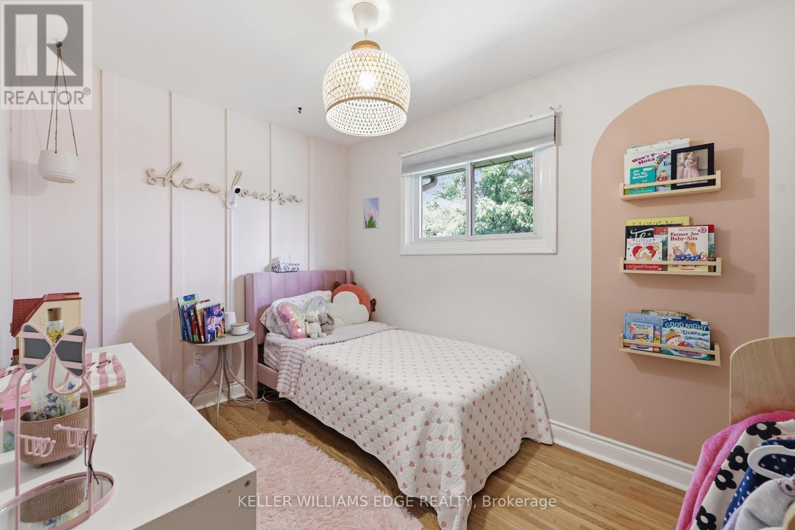 312 Upper Paradise Road, Hamilton, ON - Indoor Photo Showing Bedroom