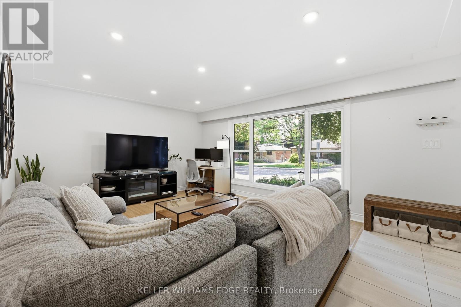 312 Upper Paradise Road, Hamilton, ON - Indoor