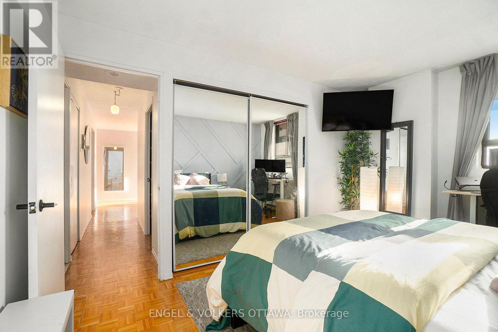 907 - 475 Laurier Avenue W, Ottawa, ON - Indoor Photo Showing Bedroom