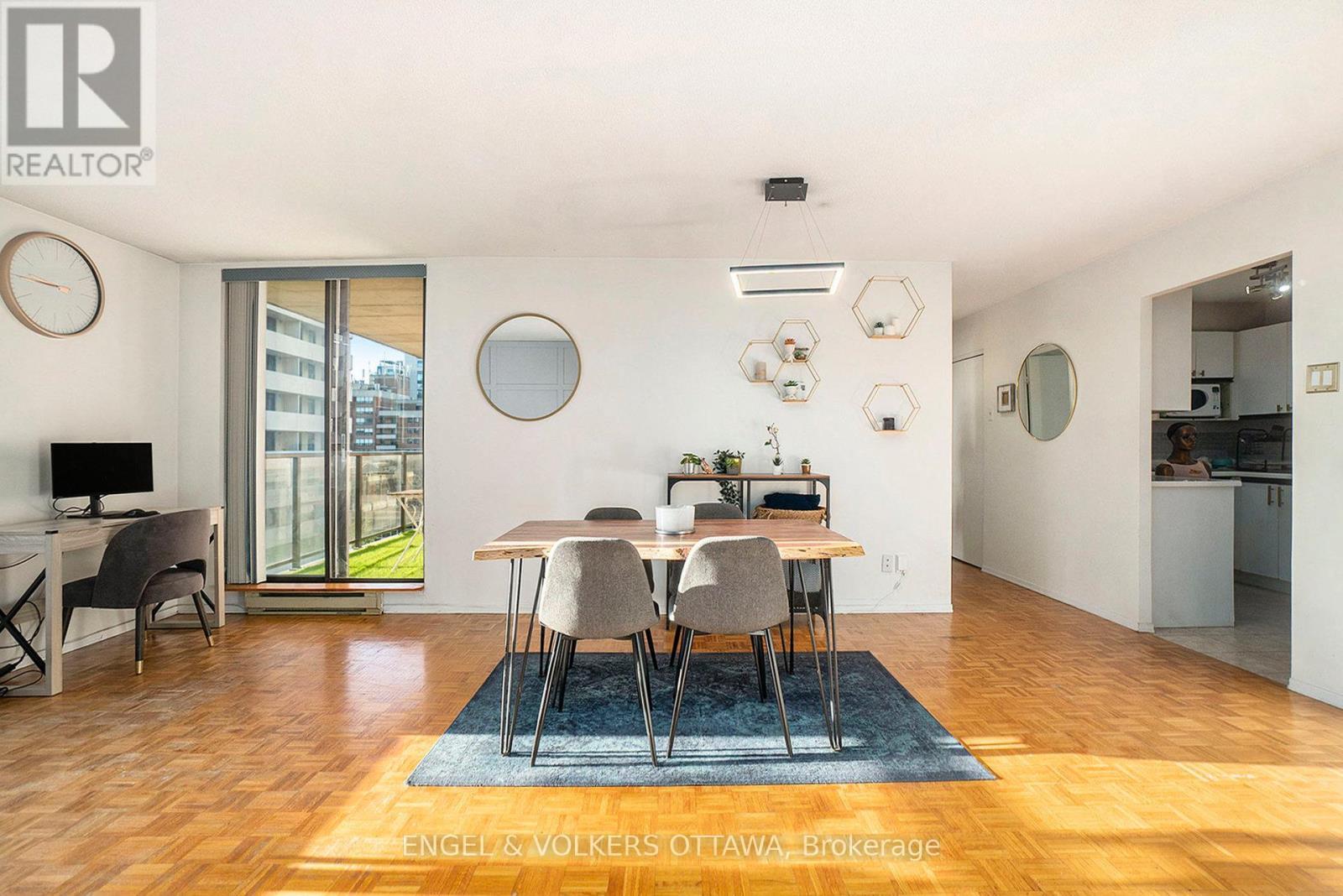 907 - 475 Laurier Avenue W, Ottawa, ON - Indoor Photo Showing Dining Room