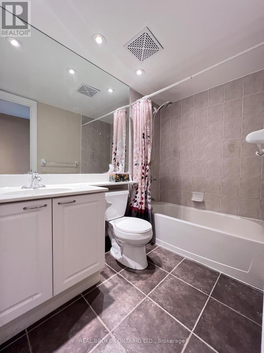 Primary Bedroom Ensuite - 310 - 88 Times Avenue, Markham, ON - Indoor Photo Showing Bathroom