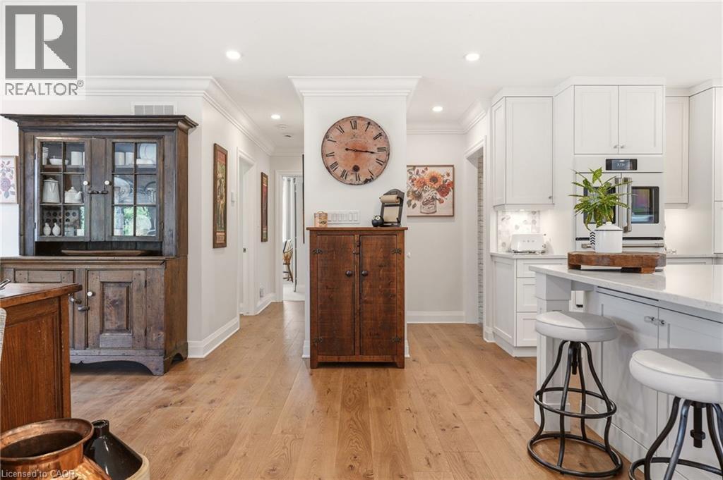 2113 Courtland Drive, Burlington, ON - Indoor