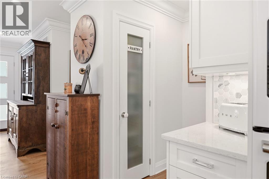 2113 Courtland Drive, Burlington, ON - Indoor Photo Showing Other Room
