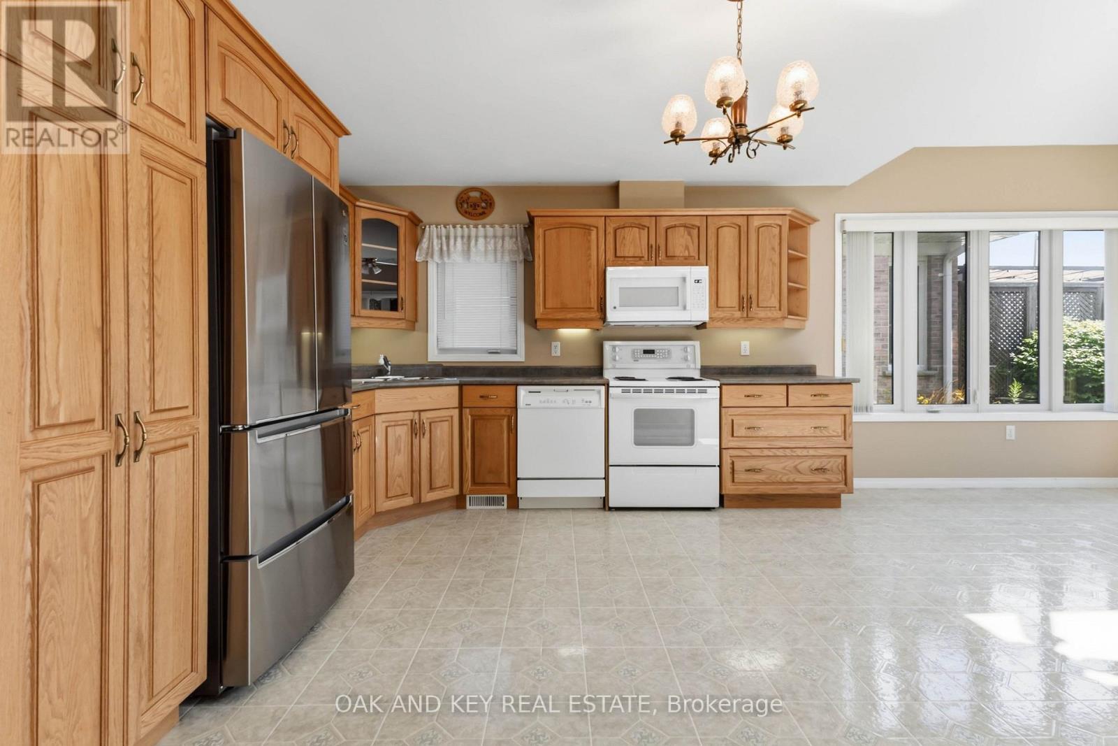 58 Ilderbrook Circle, Middlesex Centre (Ilderton), ON - Indoor Photo Showing Kitchen