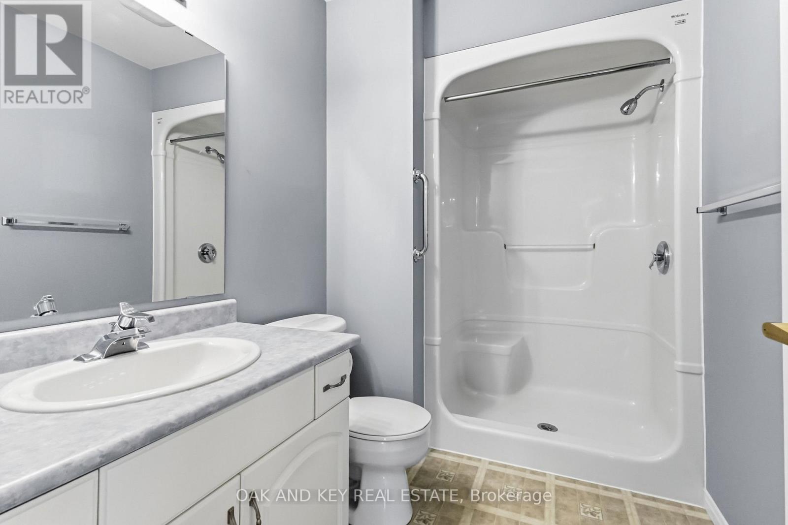 58 Ilderbrook Circle, Middlesex Centre (Ilderton), ON - Indoor Photo Showing Bathroom