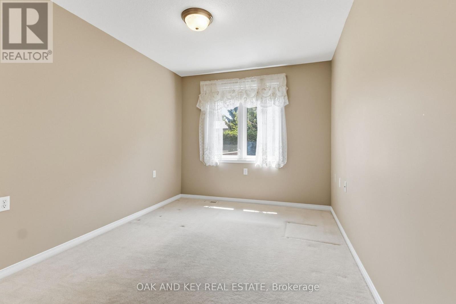 58 Ilderbrook Circle, Middlesex Centre (Ilderton), ON - Indoor Photo Showing Other Room