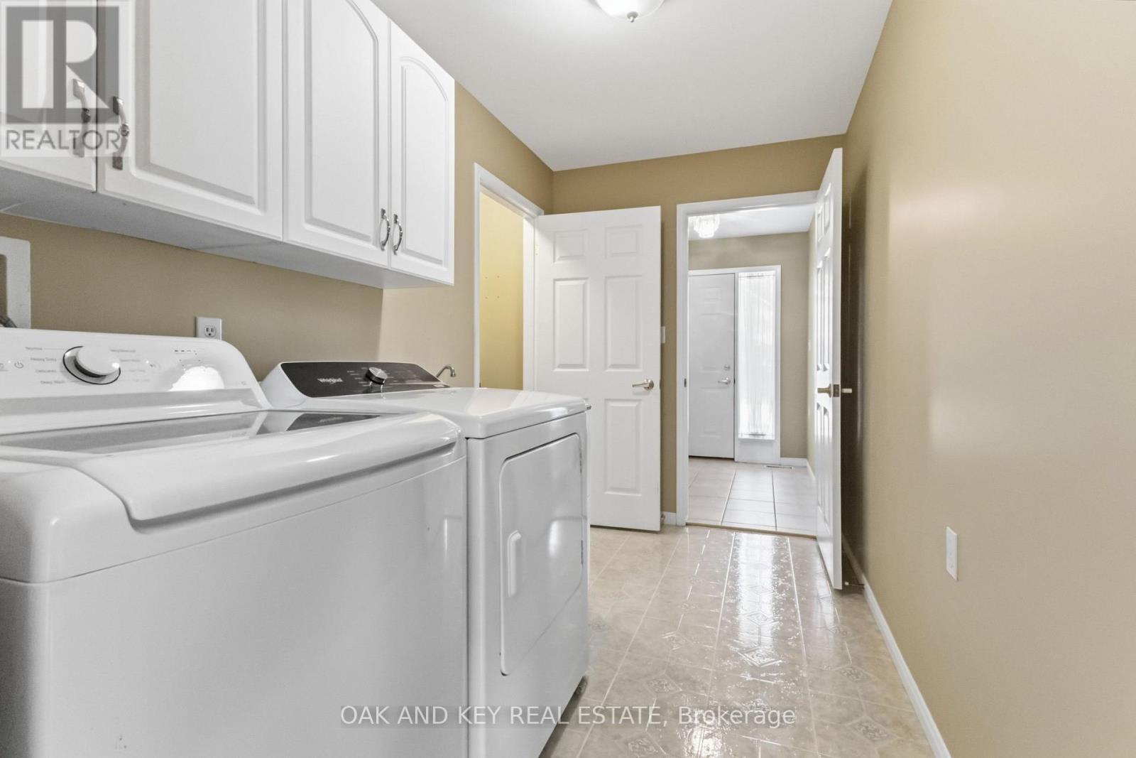 58 Ilderbrook Circle, Middlesex Centre (Ilderton), ON - Indoor Photo Showing Laundry Room
