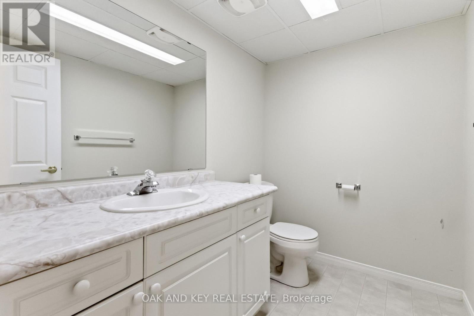 58 Ilderbrook Circle, Middlesex Centre (Ilderton), ON - Indoor Photo Showing Bathroom