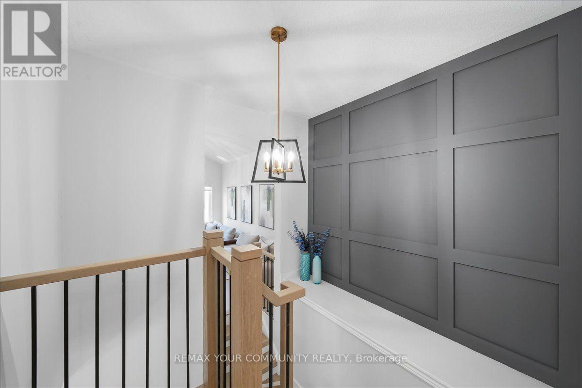 91 Downey Circle, Aurora, ON - Indoor Photo Showing Other Room