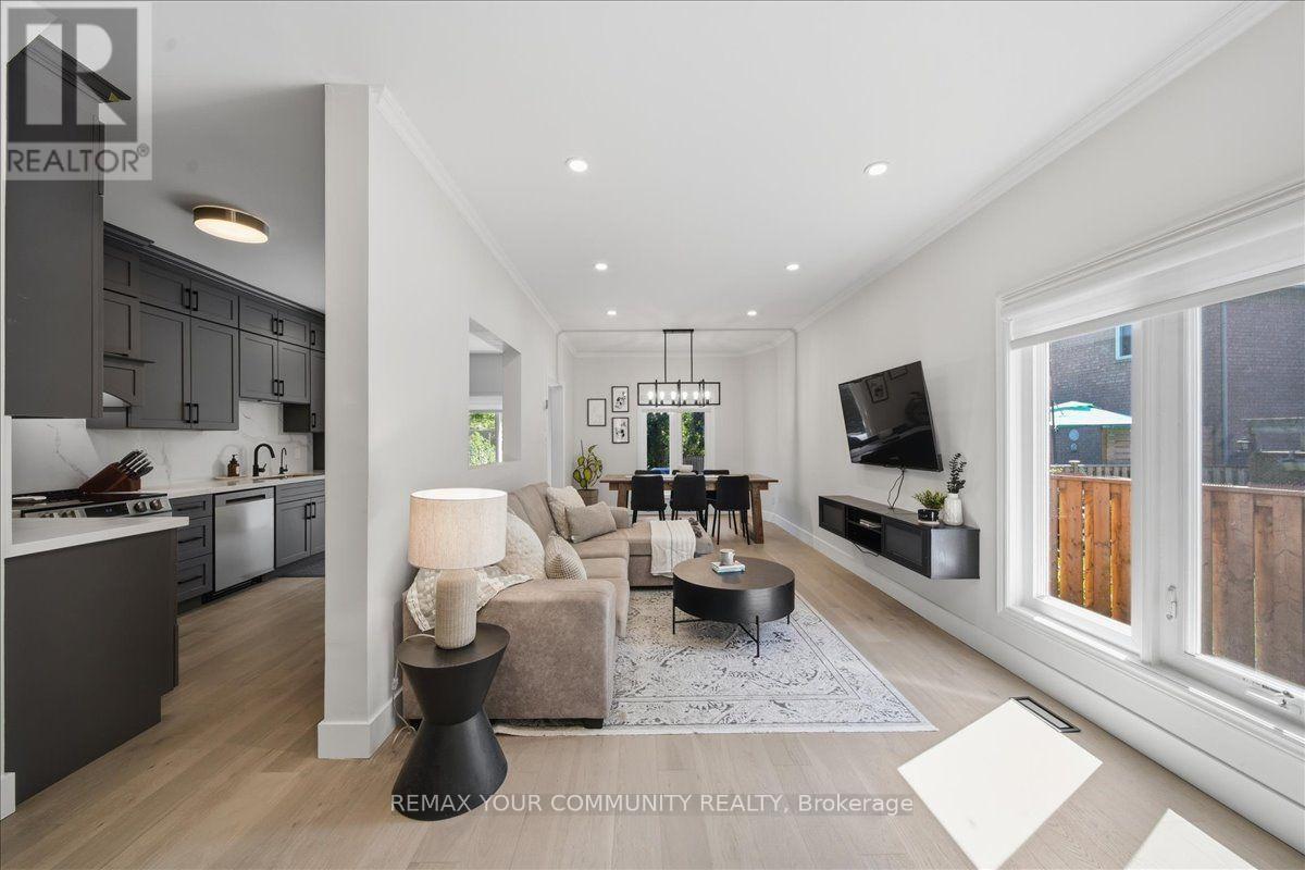 91 Downey Circle, Aurora, ON - Indoor Photo Showing Other Room