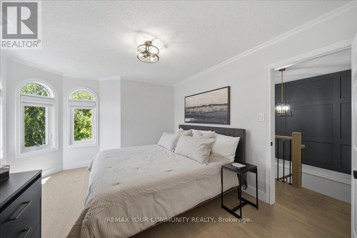 91 Downey Circle, Aurora, ON - Indoor Photo Showing Bedroom