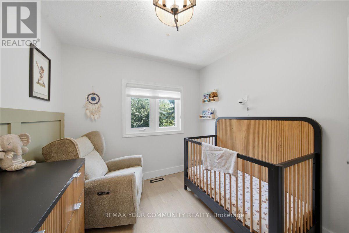 91 Downey Circle, Aurora, ON - Indoor Photo Showing Bedroom