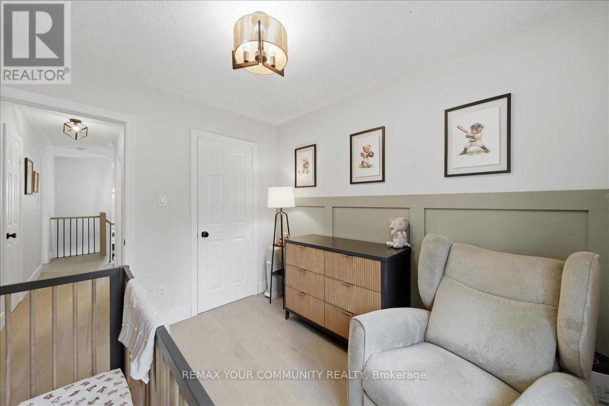 91 Downey Circle, Aurora, ON - Indoor Photo Showing Bedroom