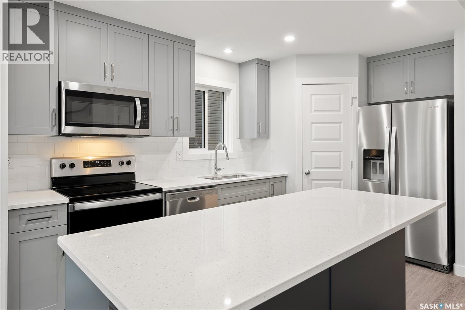 2973 Green Turtle Road, Regina, SK - Indoor Photo Showing Kitchen With Upgraded Kitchen
