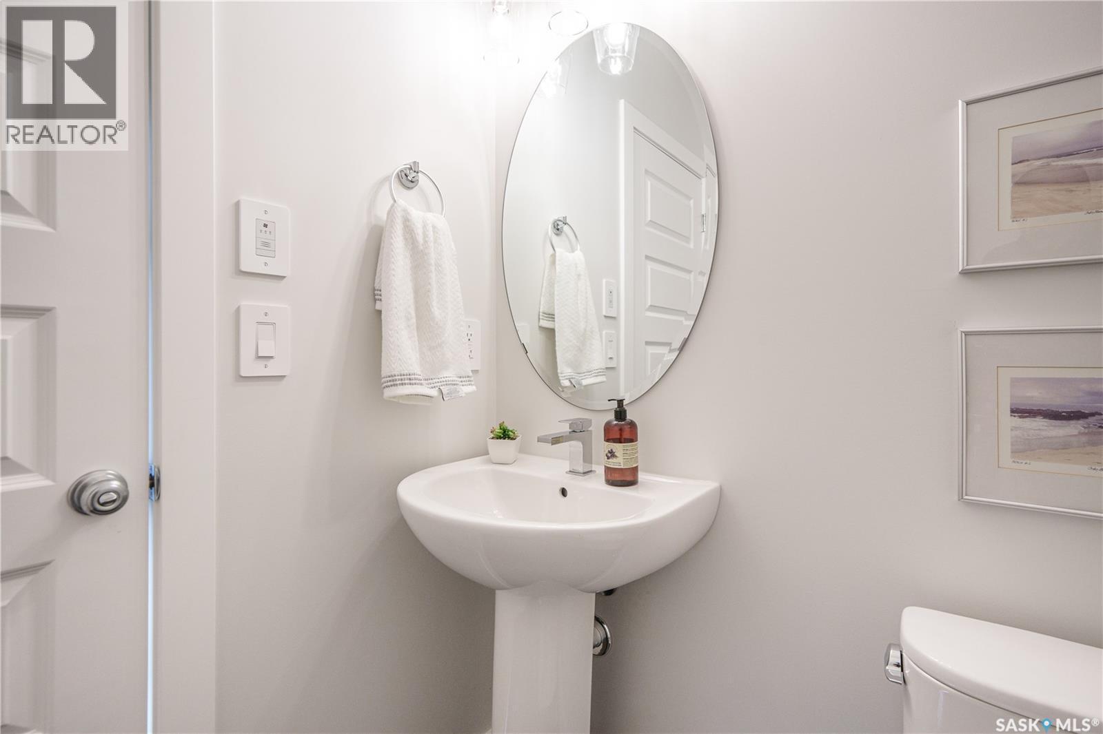 2972 Green Turtle Road, Regina, SK - Indoor Photo Showing Bathroom