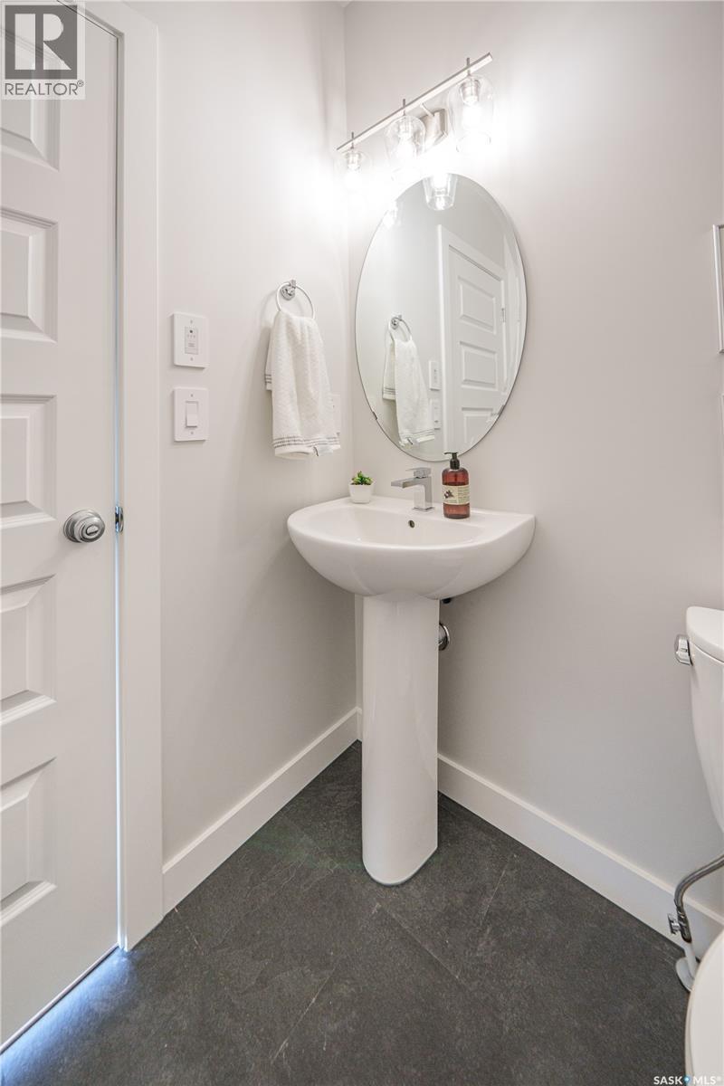 2972 Green Turtle Road, Regina, SK - Indoor Photo Showing Bathroom