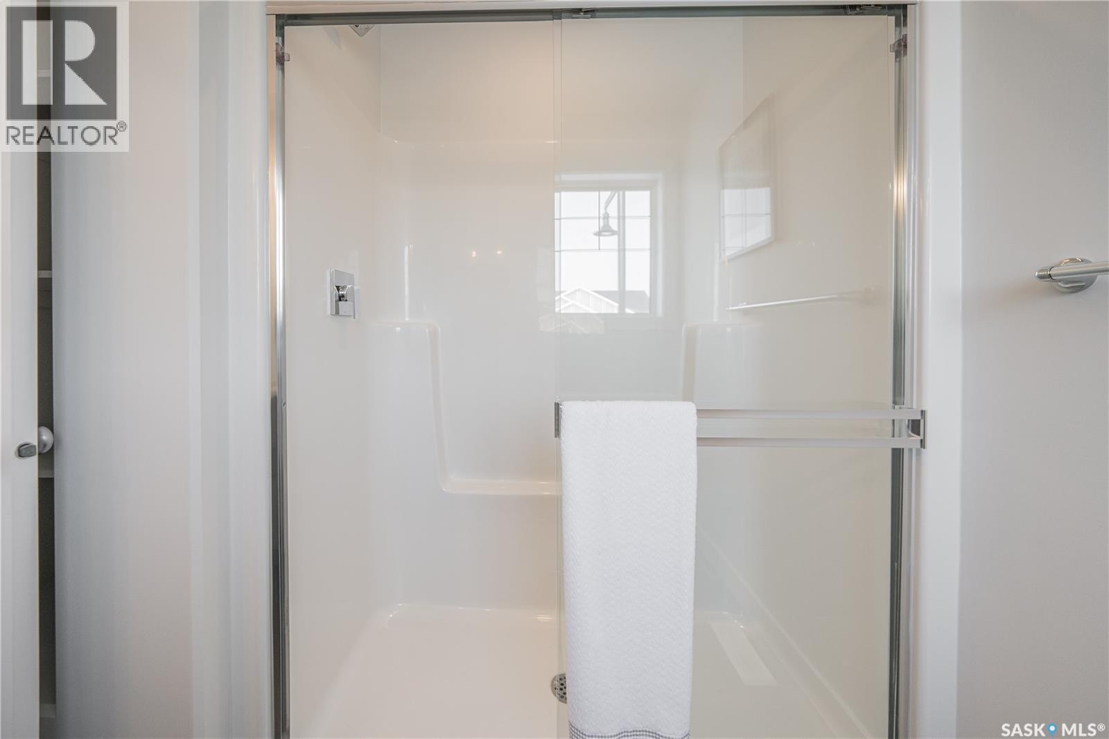 2972 Green Turtle Road, Regina, SK - Indoor Photo Showing Bathroom