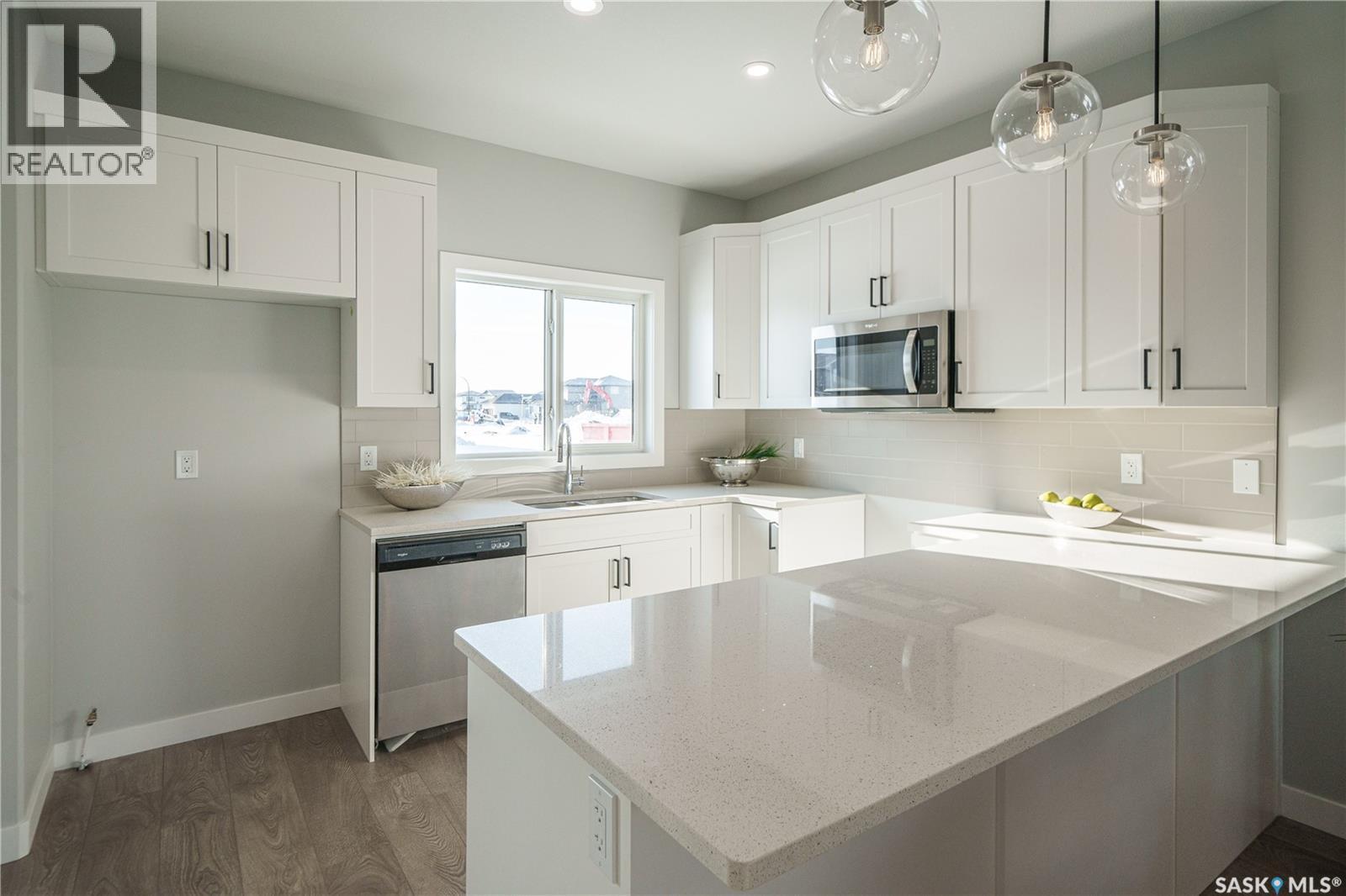 2964 Green Turtle Road, Regina, SK - Indoor Photo Showing Kitchen