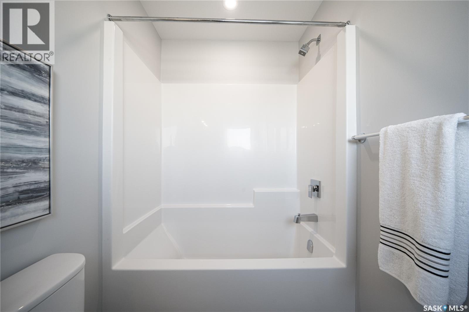2964 Green Turtle Road, Regina, SK - Indoor Photo Showing Bathroom