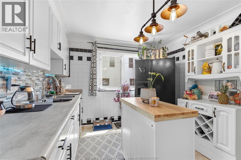 222-224 Lesperance, Tecumseh, ON - Indoor Photo Showing Kitchen
