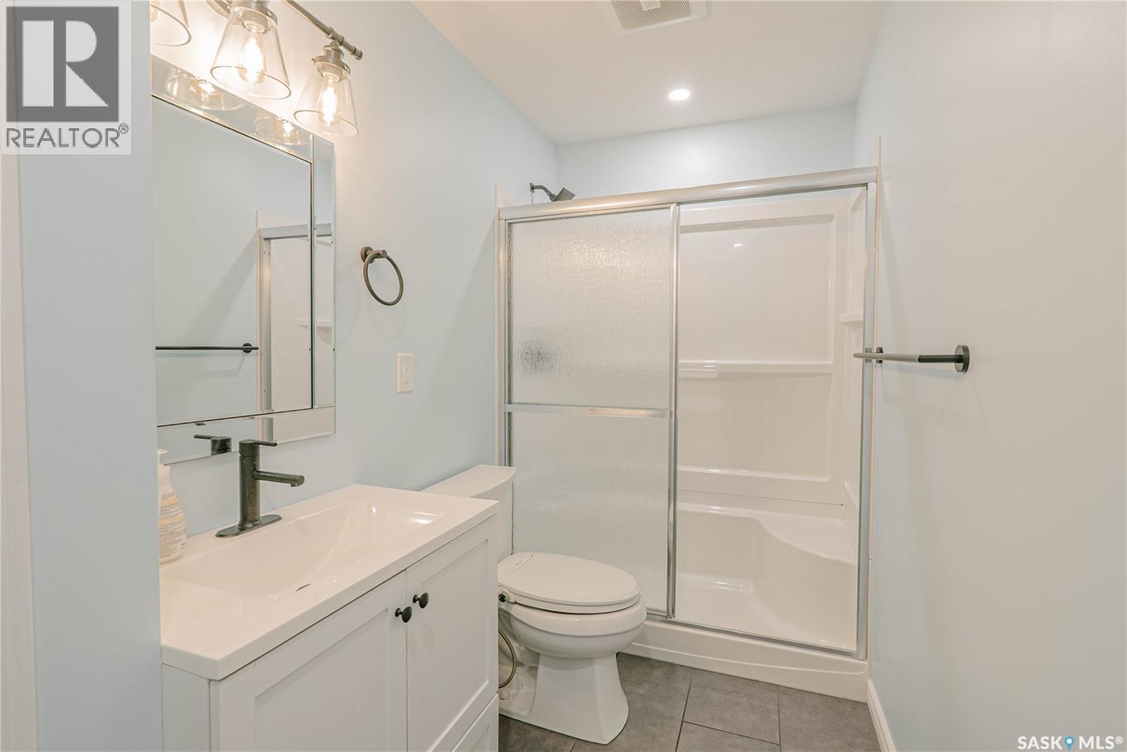 714 Sutter Crescent, Saskatoon, SK - Indoor Photo Showing Bathroom