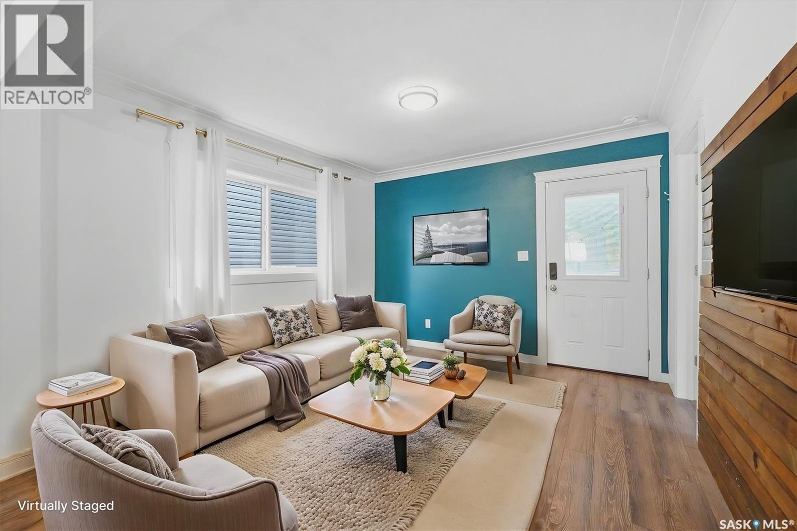 720 Walmer Road, Saskatoon, SK - Indoor Photo Showing Living Room
