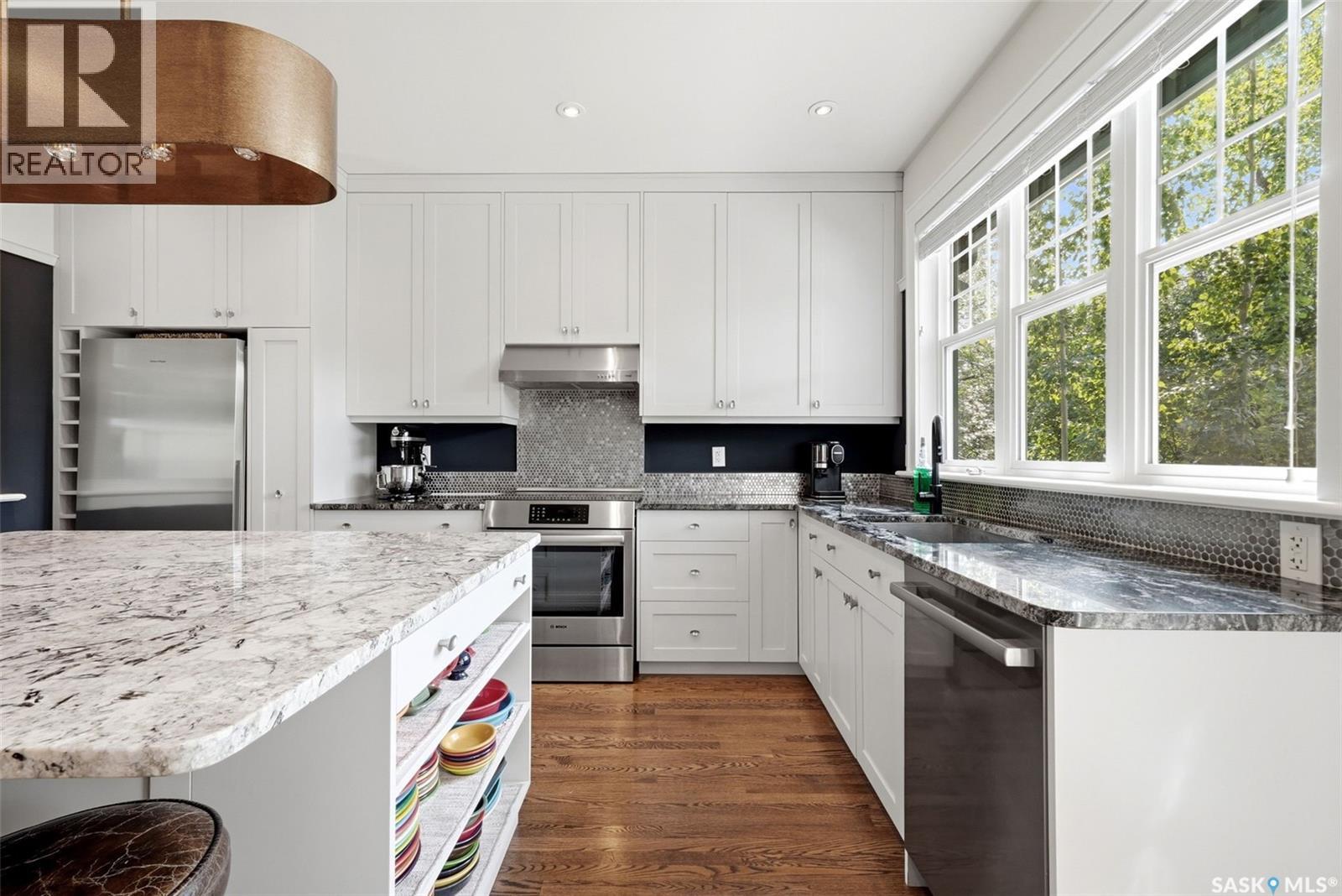 2666 Angus Boulevard, Regina, SK - Indoor Photo Showing Kitchen With Upgraded Kitchen