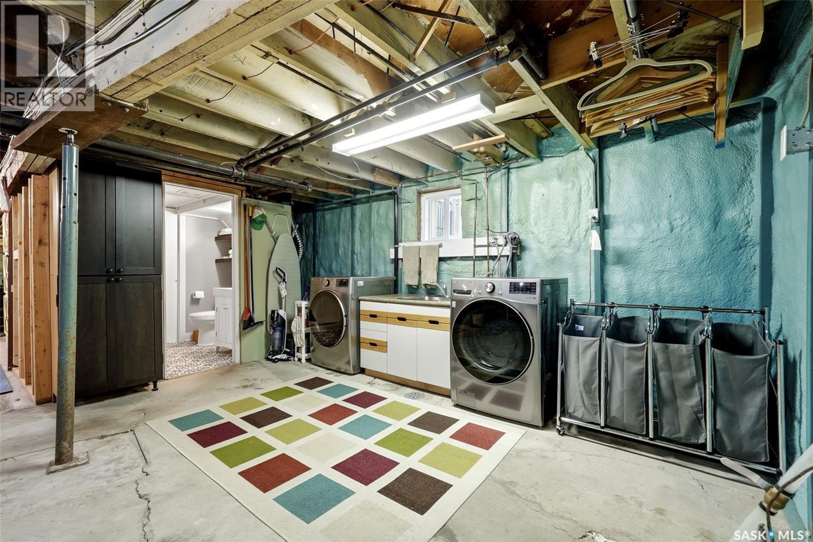 2666 Angus Boulevard, Regina, SK - Indoor Photo Showing Laundry Room