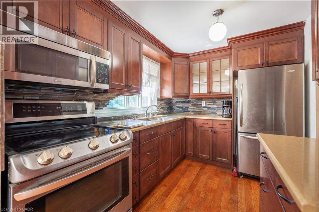 51 Paulander Drive Unit# 75, Kitchener, ON - Indoor Photo Showing Kitchen With Double Sink