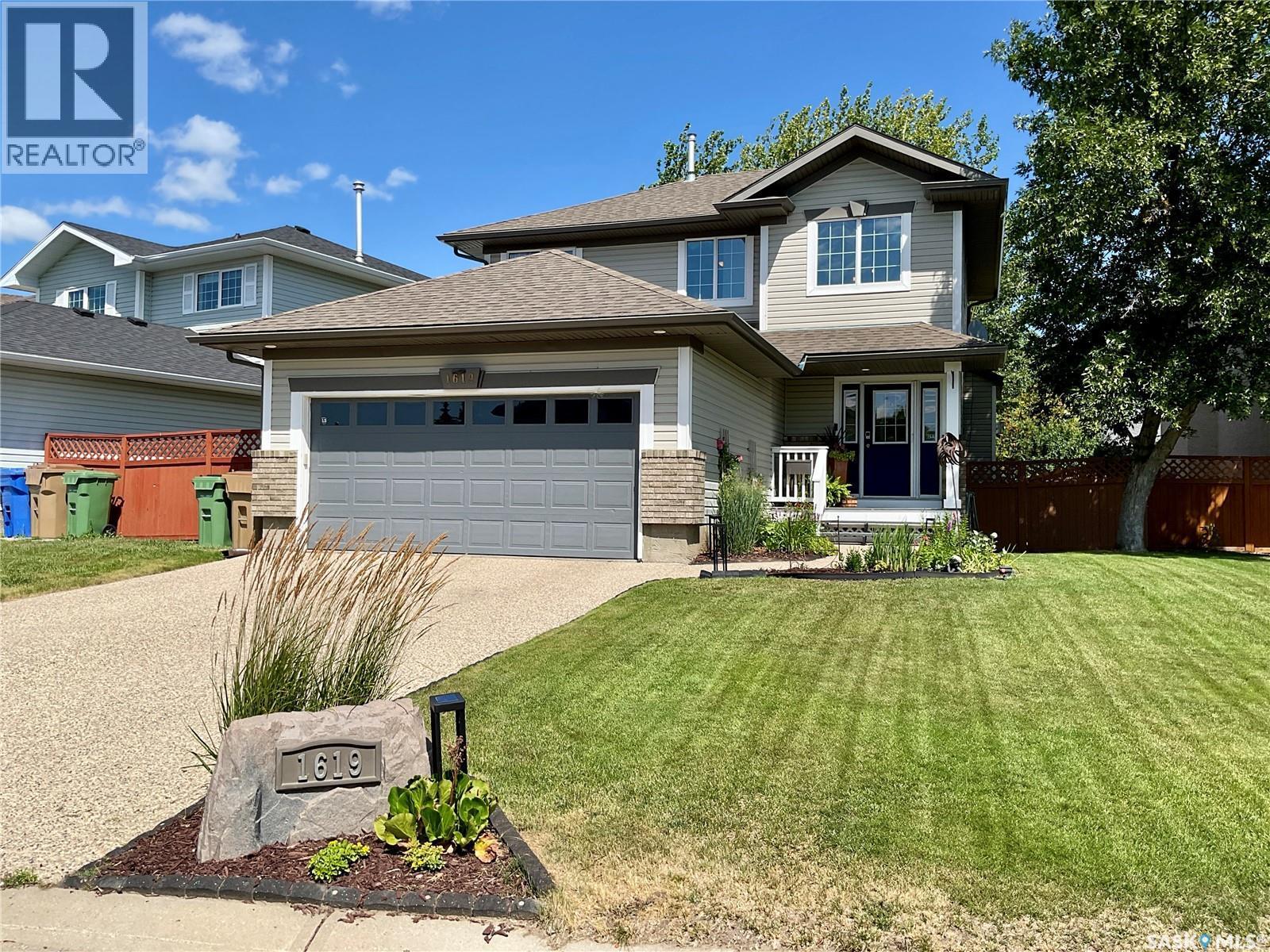 1619 Wingert Drive N, Regina, SK - Outdoor With Facade