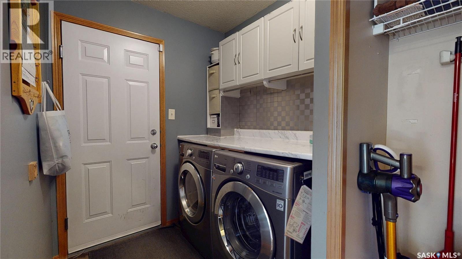 1619 Wingert Drive N, Regina, SK - Indoor Photo Showing Laundry Room