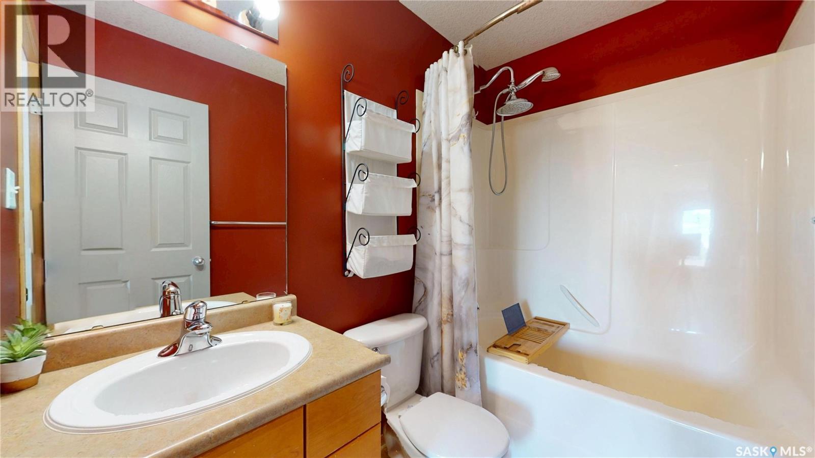 1619 Wingert Drive N, Regina, SK - Indoor Photo Showing Bathroom
