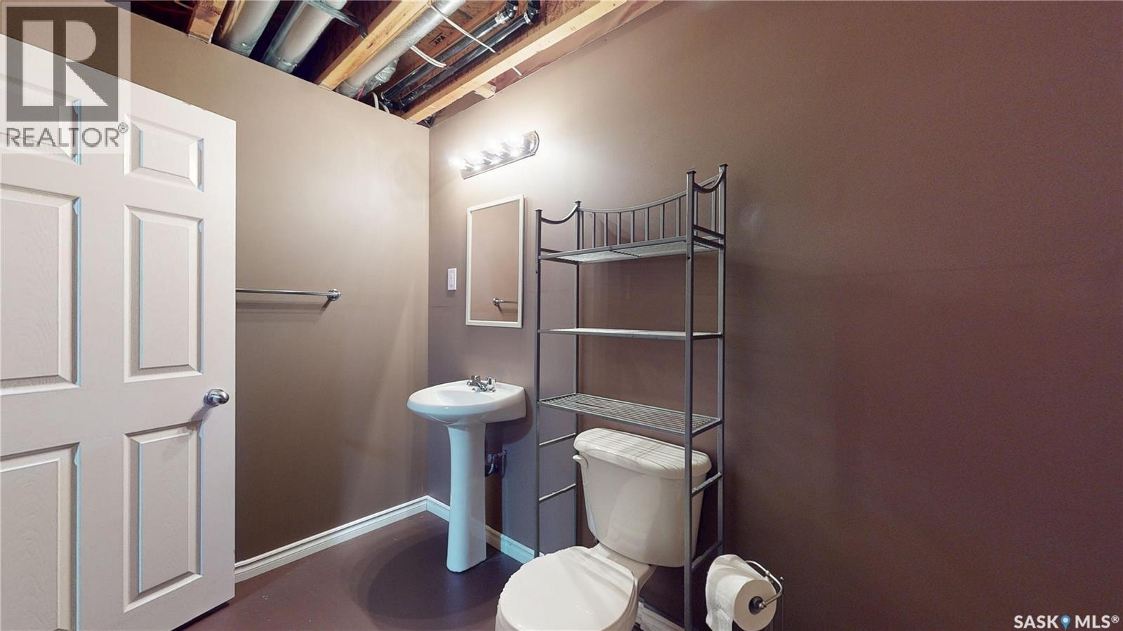 1619 Wingert Drive N, Regina, SK - Indoor Photo Showing Bathroom
