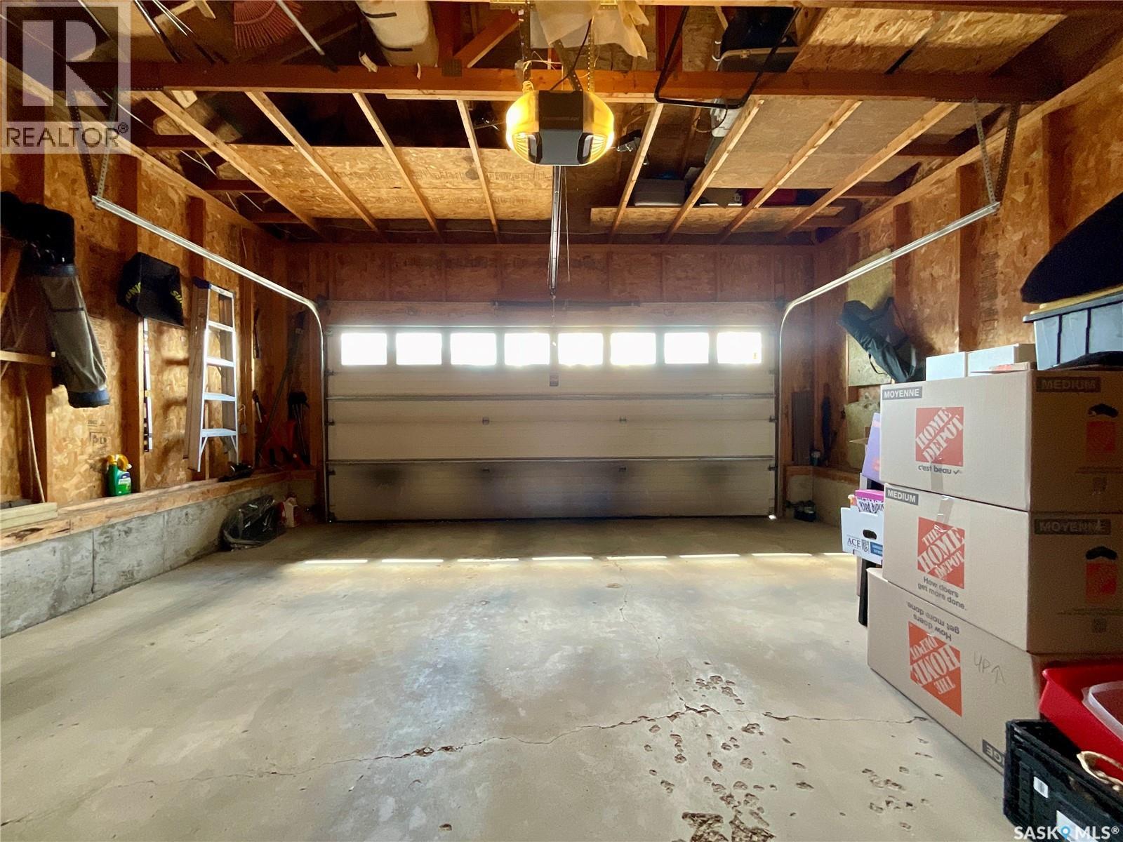 1619 Wingert Drive N, Regina, SK - Indoor Photo Showing Garage