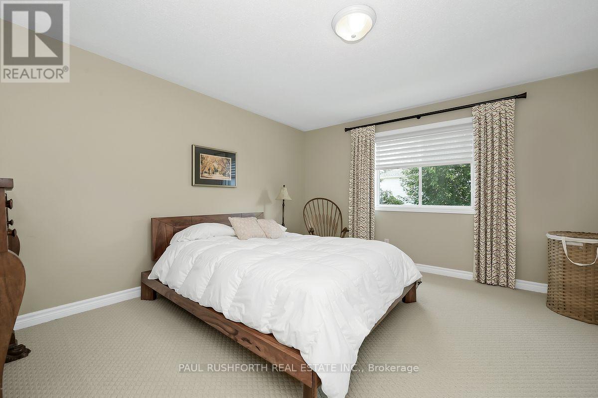Primary Bedroom - 242 Deerfox Drive, Ottawa, ON - Indoor Photo Showing Bedroom
